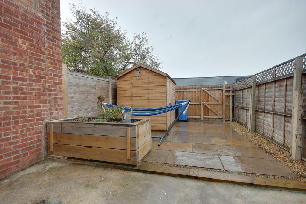 Property photo 2 of 16 1 Garden A