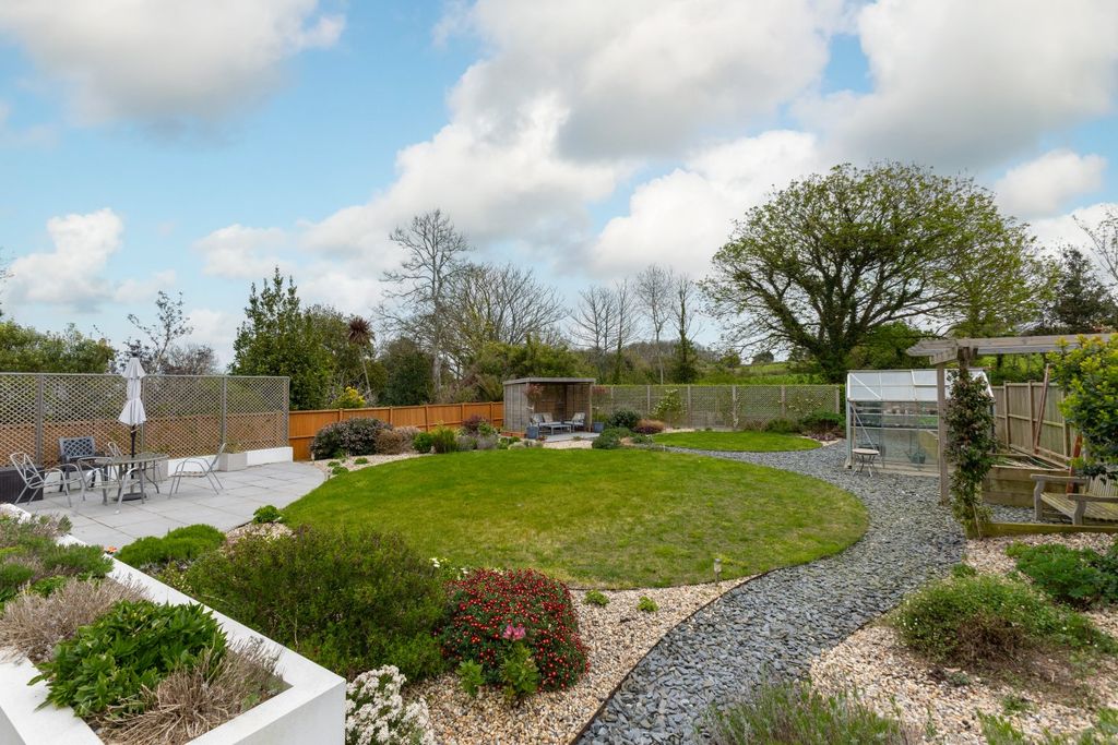 Property photo 2 of 14 Picture No. 10