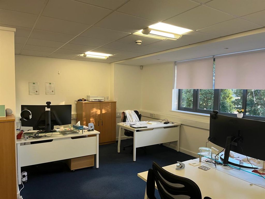 Property photo 3 of 8 1000008377.Jpg