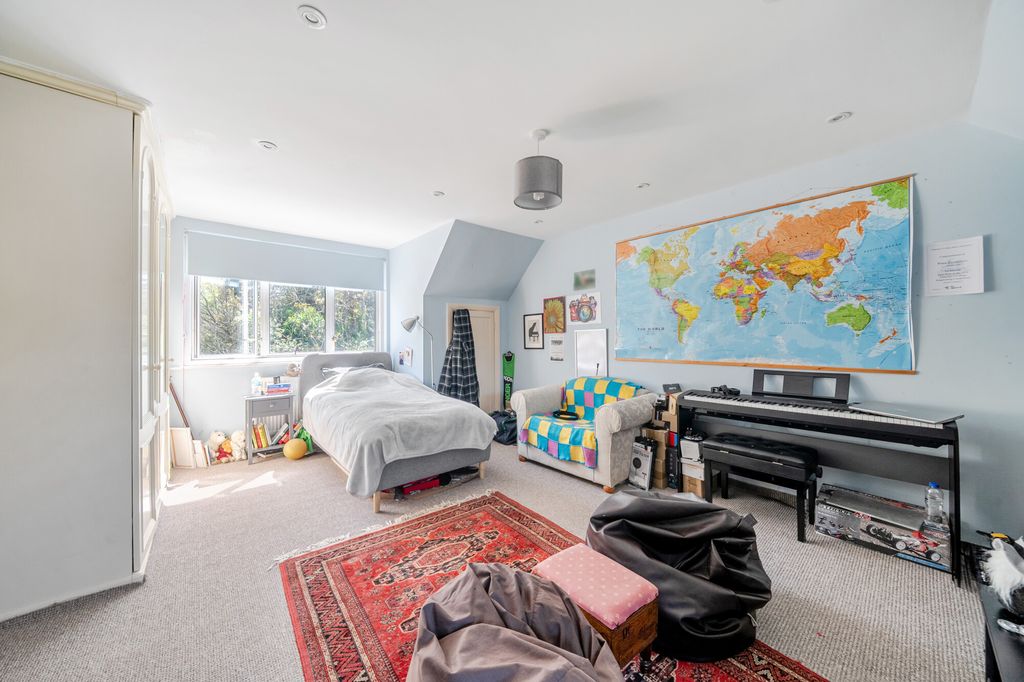 Additional image 7 of 4 bed detached house for saleShepherds Way, Liphook GU30