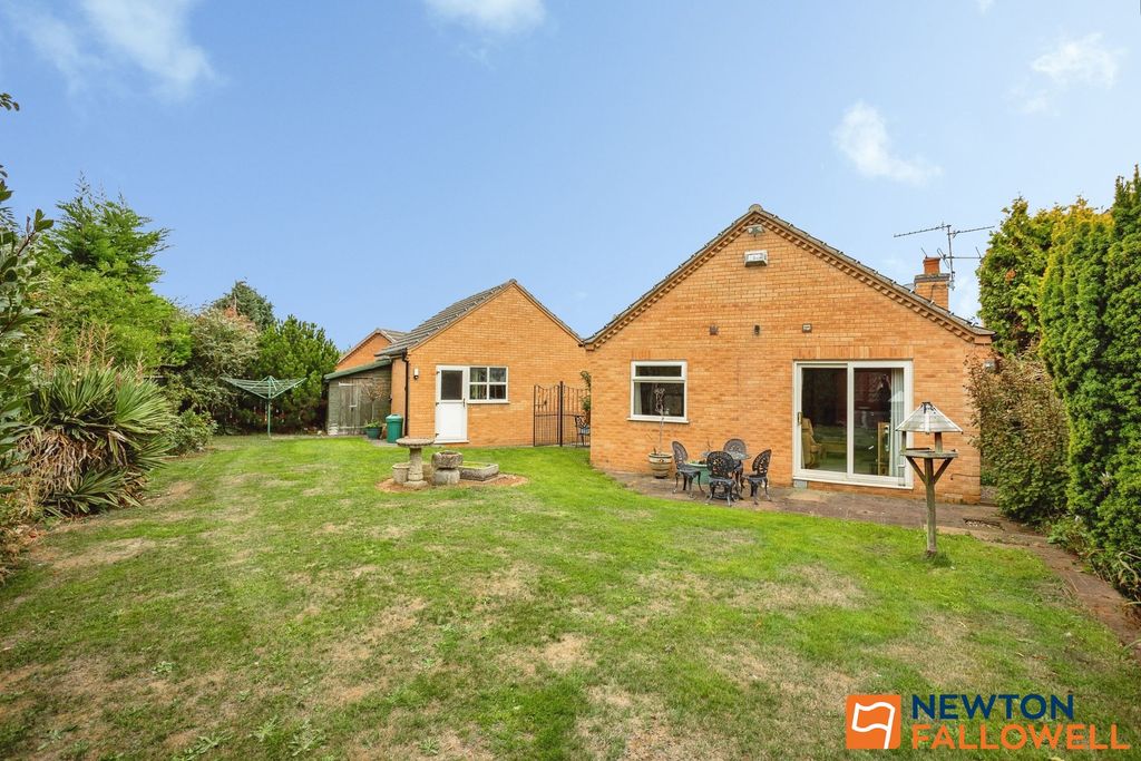 Property photo 2 of 19