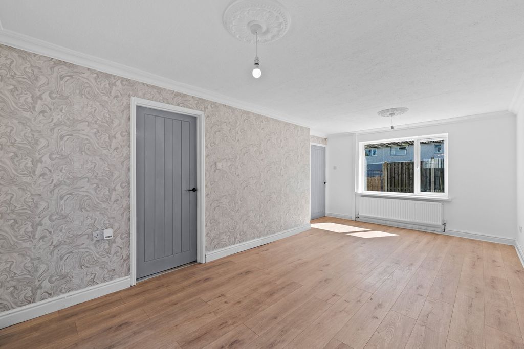 Property photo 3 of 25