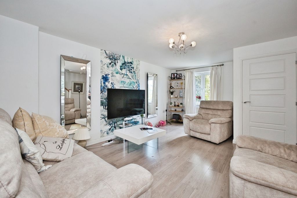 Property photo 2 of 19 Pbox-Img.Jpg