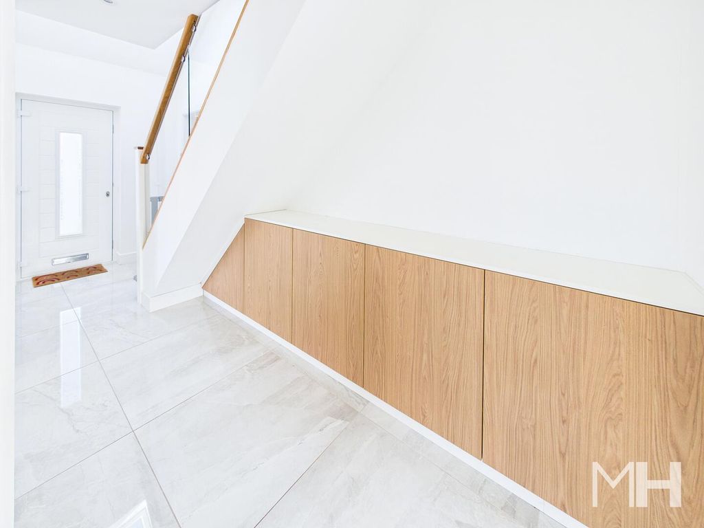 Property photo 3 of 26 Hallway