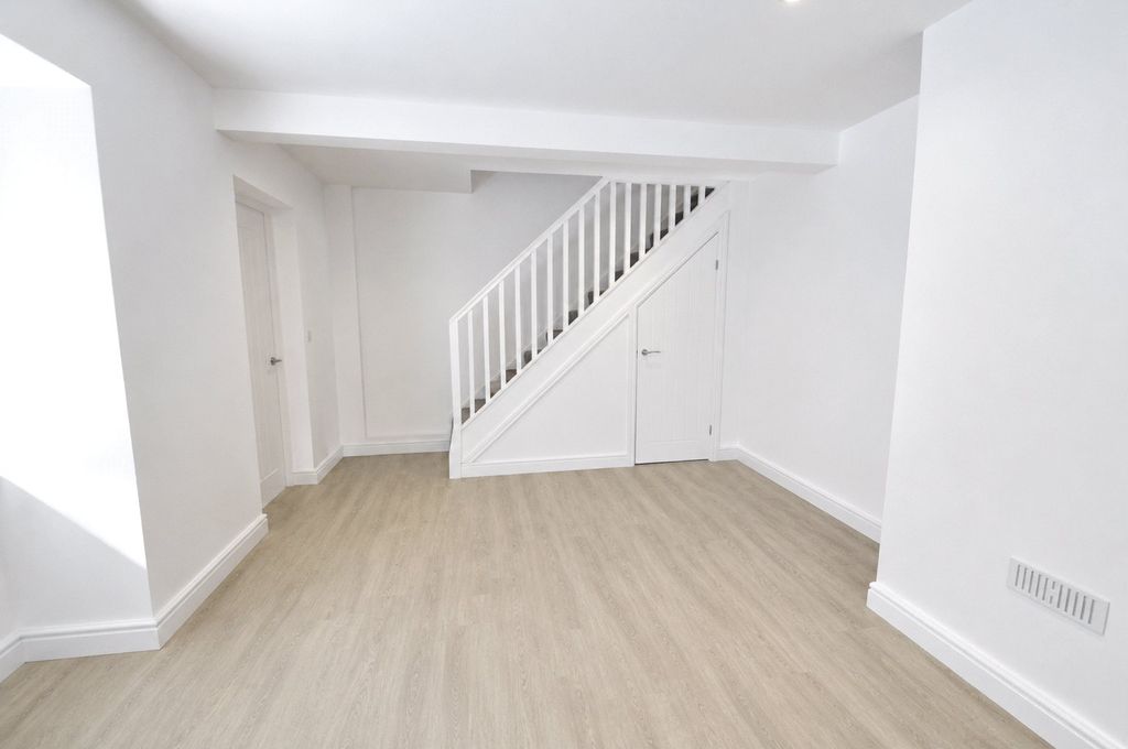 Property photo 3 of 18 Picture No. 03