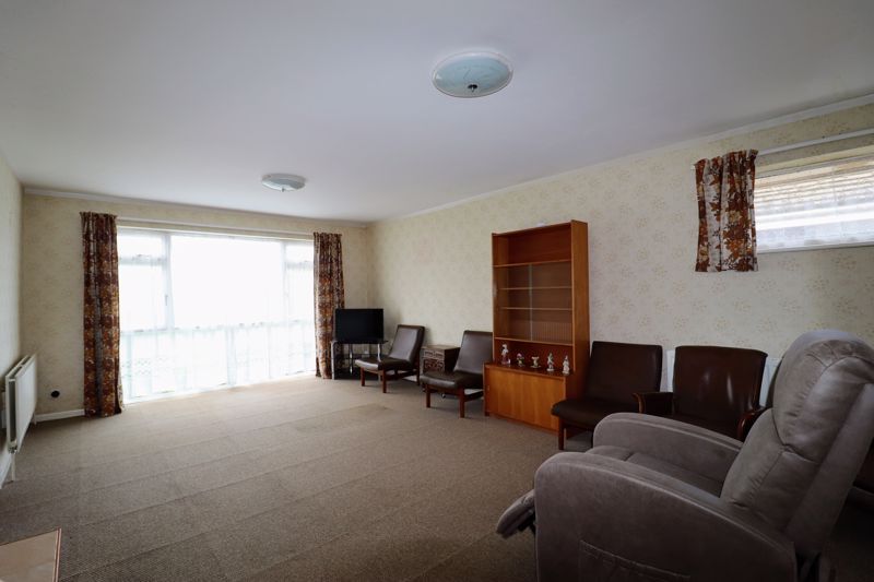Property photo 2 of 14 Lounge
