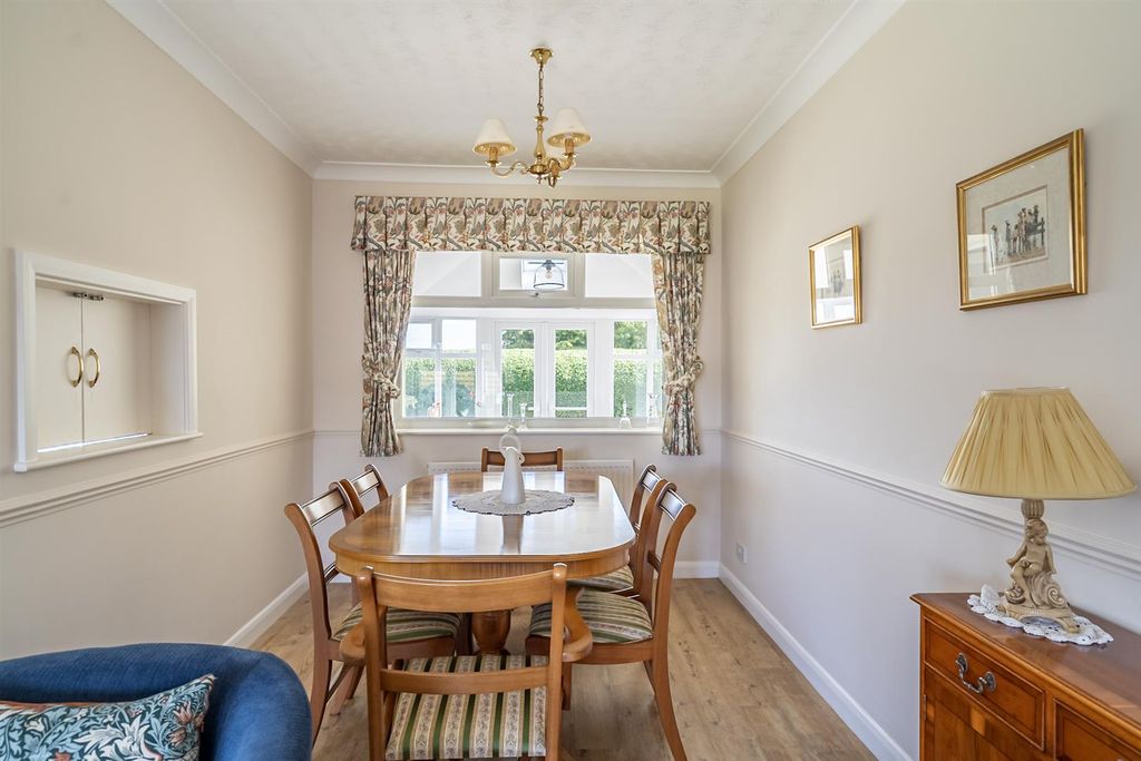 Property photo 3 of 17 Dining Room