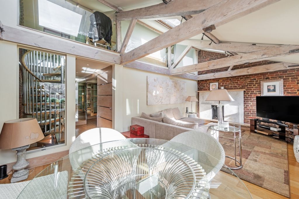 Property photo 1 of 14 Reception