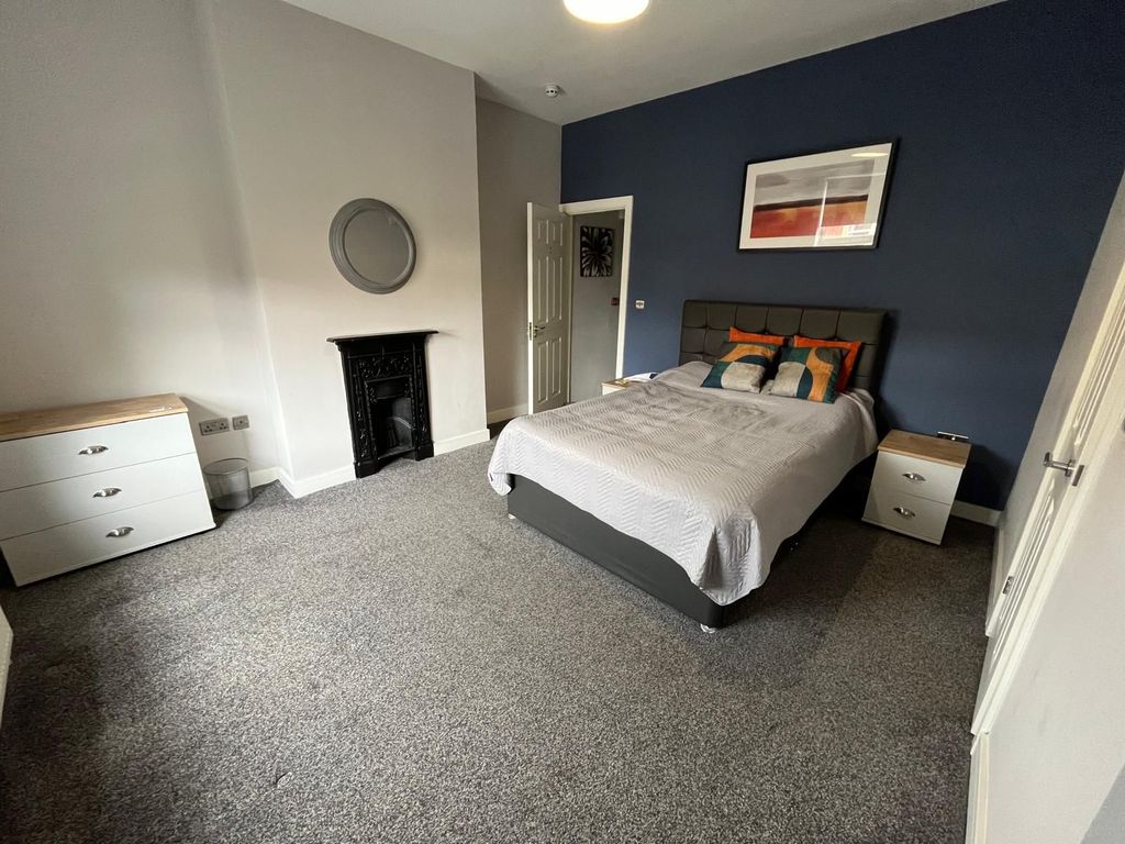 Property photo 1 of 3