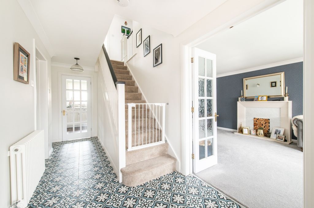 Property photo 2 of 20 3757135