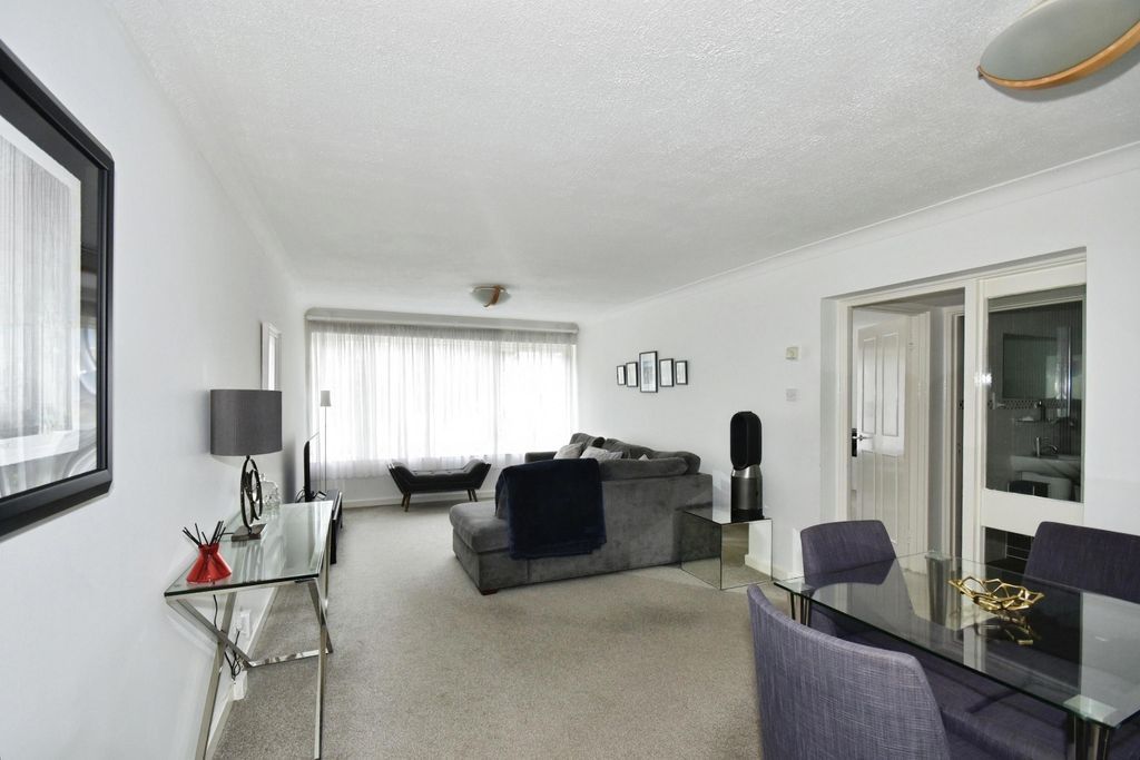 Property photo 2 of 7 Pbox-Living_Room-299478.Jpg