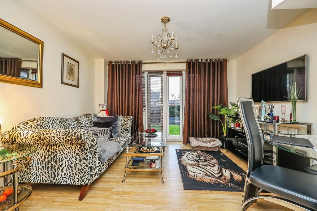 Property photo 2 of 18