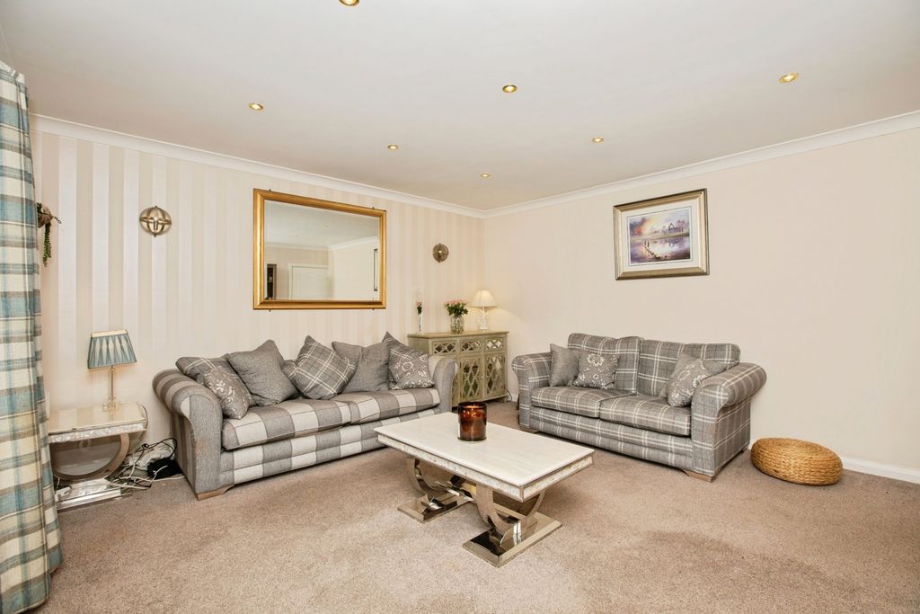 Property photo 2 of 21 Pbox-Img.Jpg