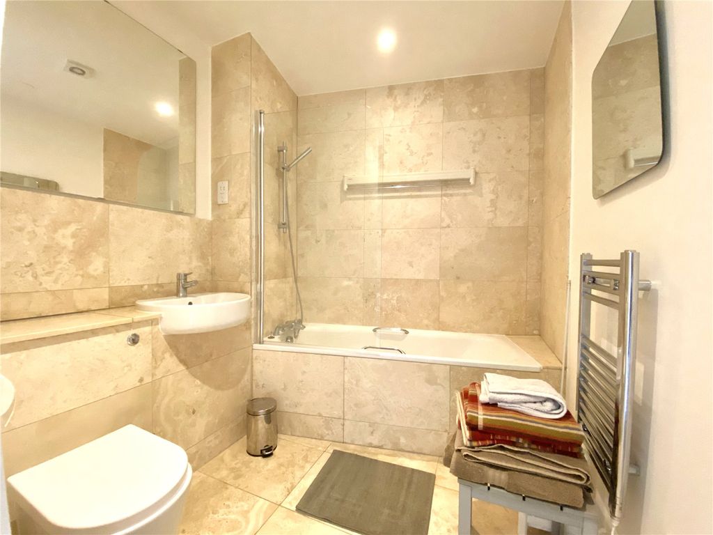 Property photo 3 of 25 Picture No. 06