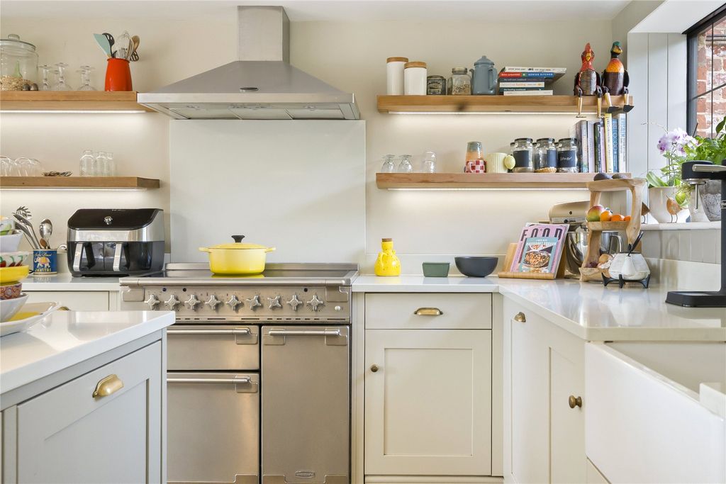 Property photo 3 of 18 Time To Cook