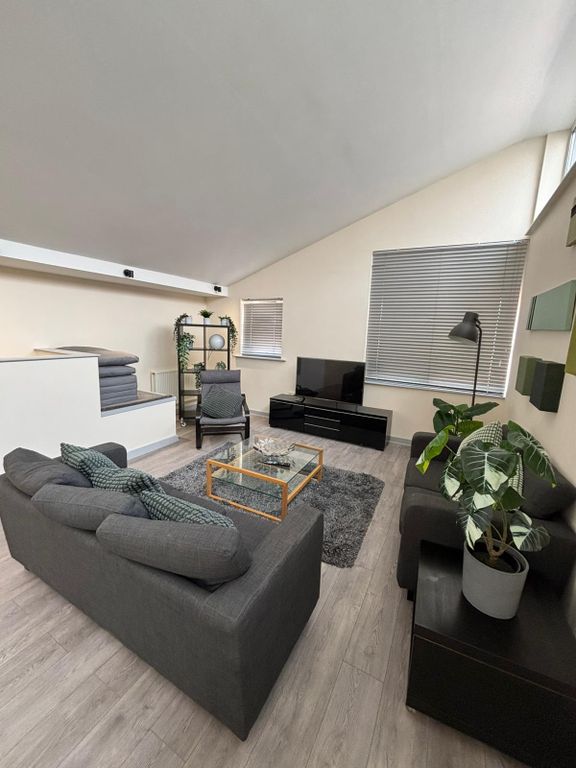 Property photo 2 of 19 Gallery