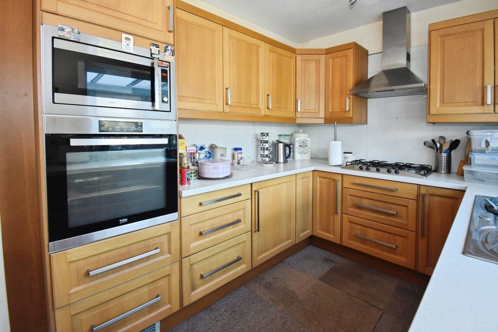 Property photo 2 of 20 Pbox-Img.Jpg