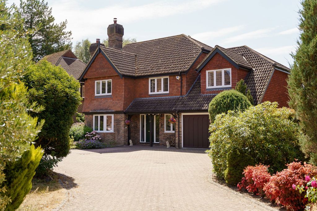 Property photo 1 of 33