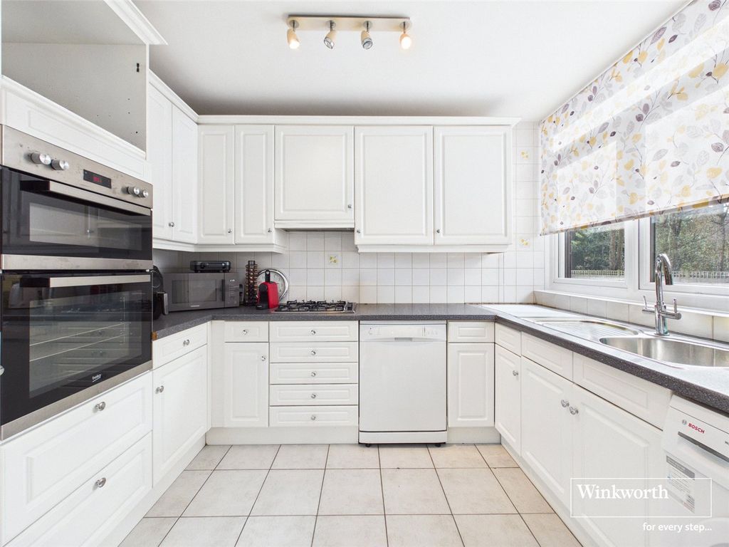 Property photo 3 of 15 Seperate Kitchen