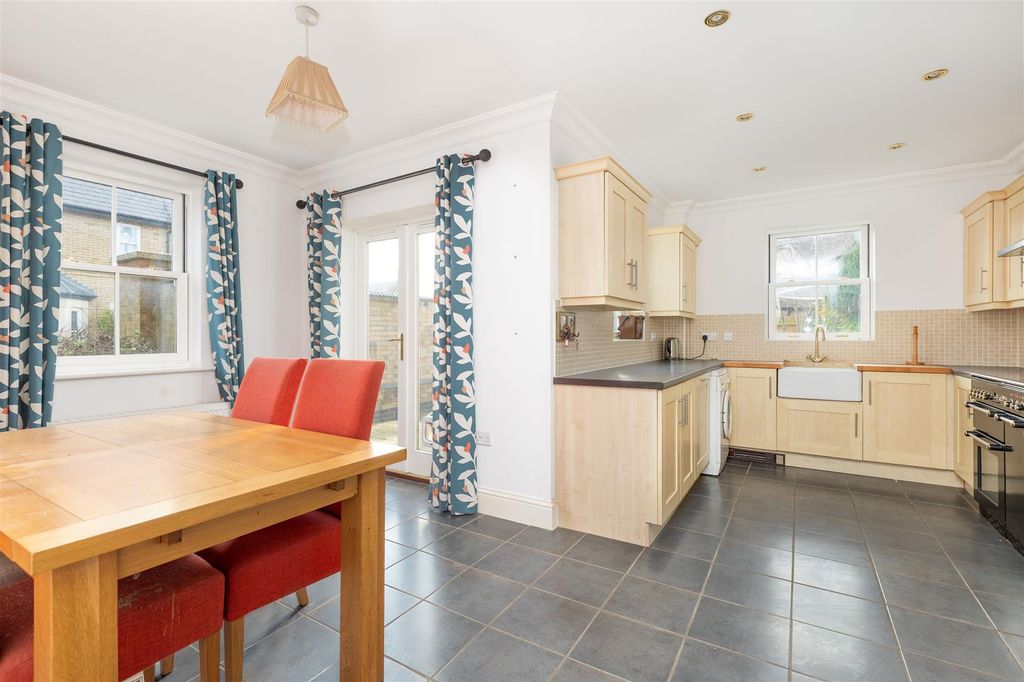 Property photo 2 of 21 Kitchen/Diner