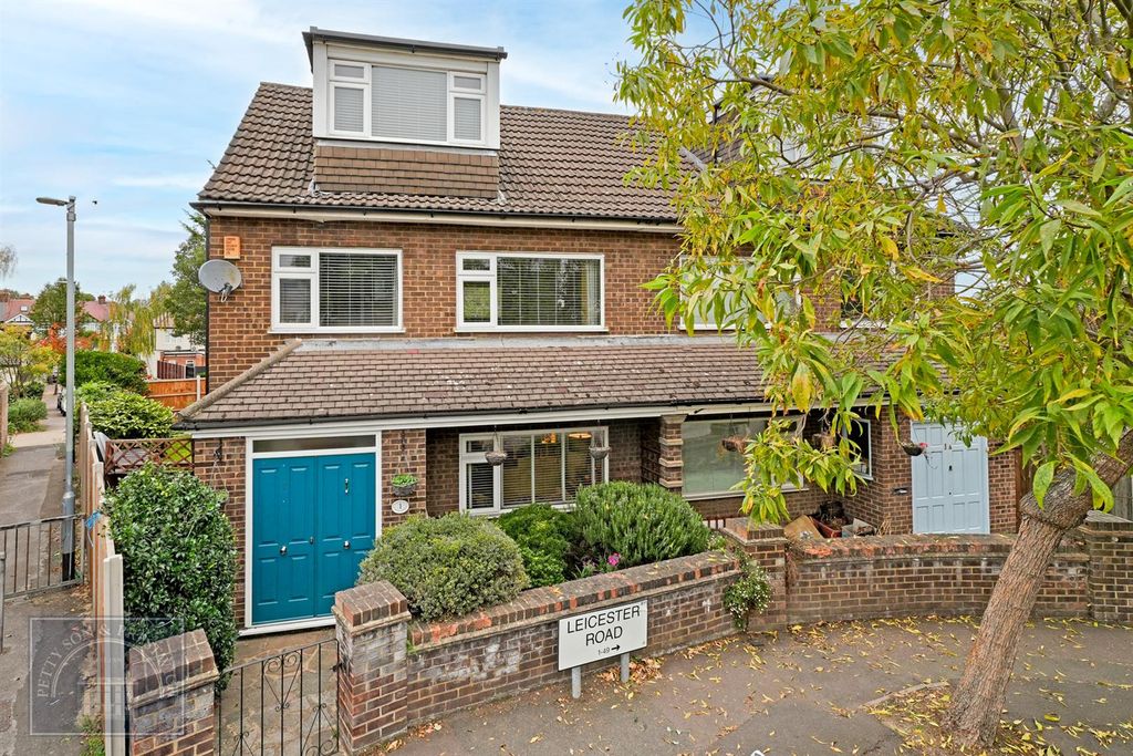 Property photo 1 of 24