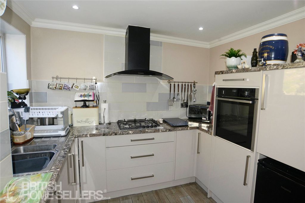 Property photo 2 of 18 Picture No. 21