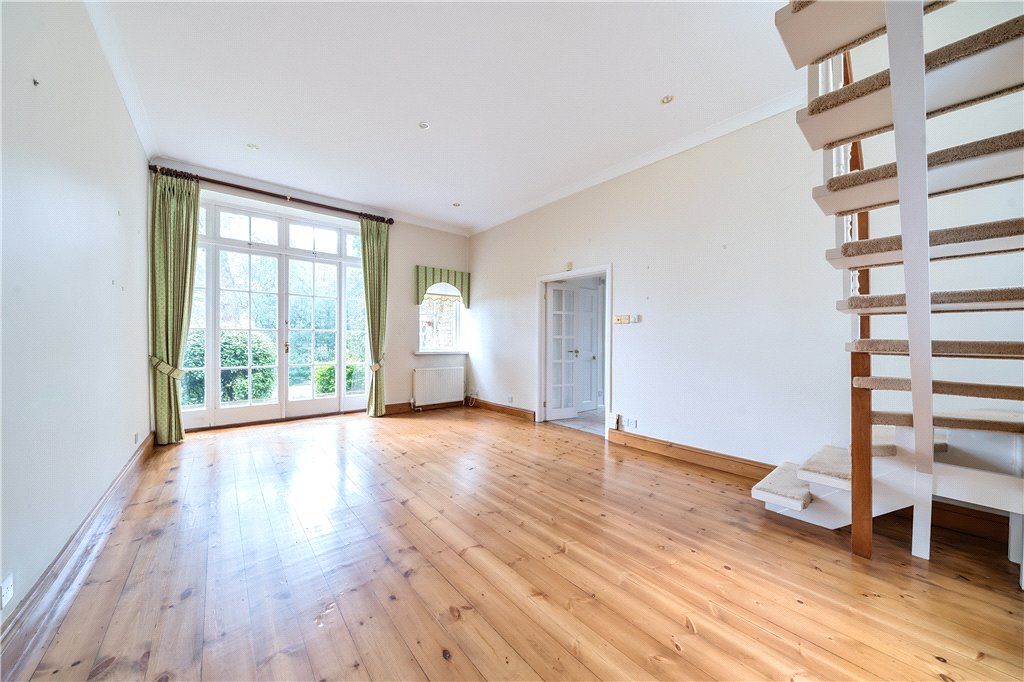 Property photo 3 of 22 Picture No. 02