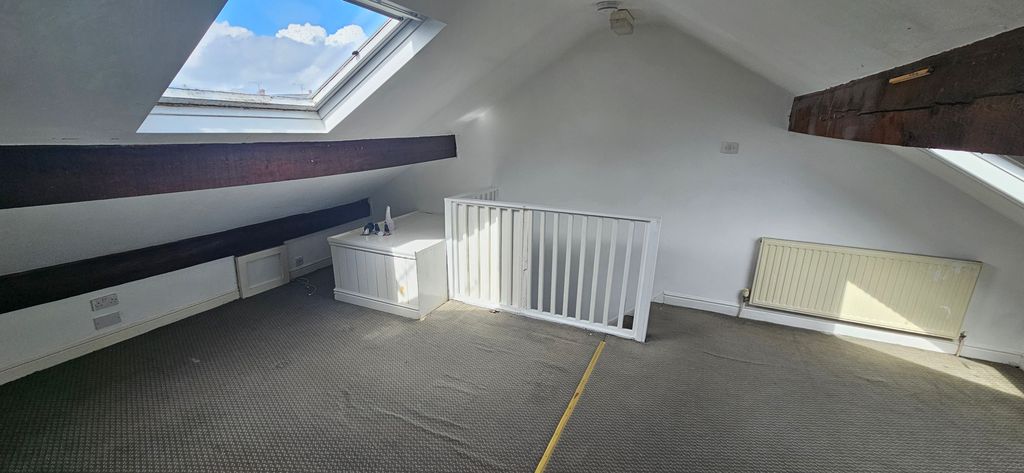 Property photo 2 of 21