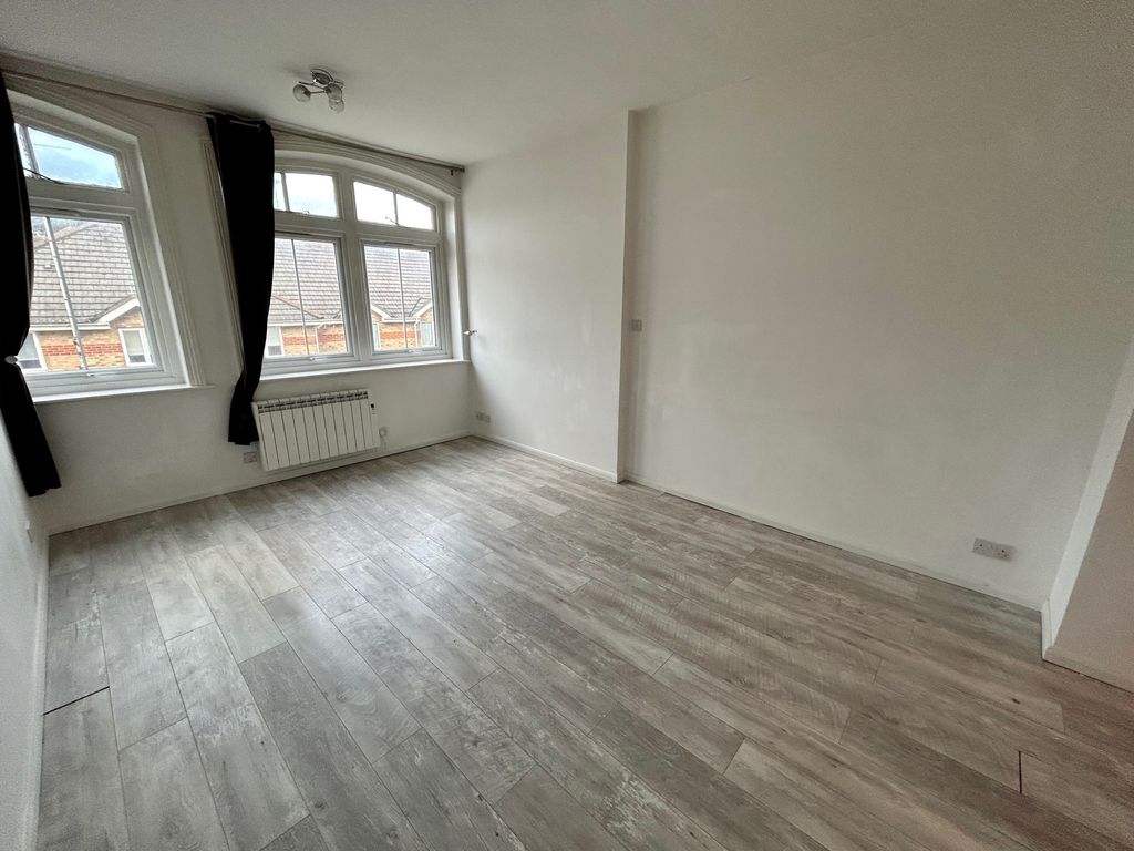 Property photo 2 of 6 Studio