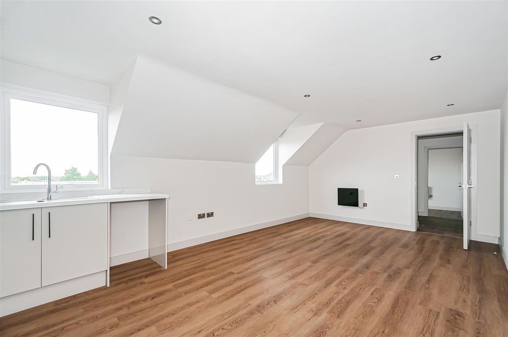 Property photo 3 of 9 Vic Quays3.Jpg