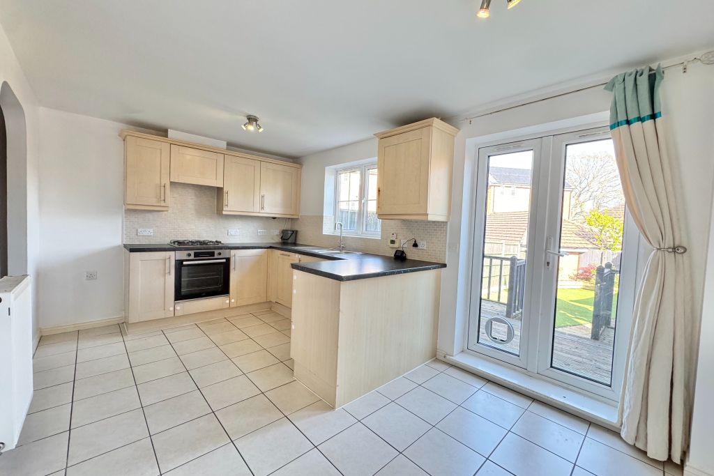 Property photo 3 of 15 Kitchen