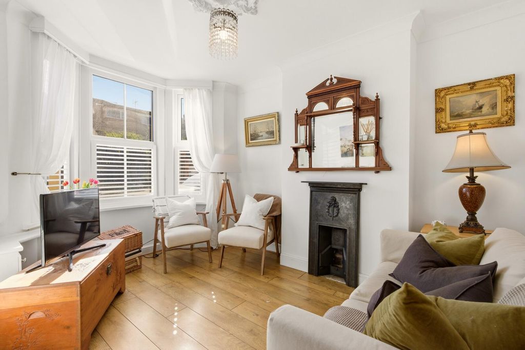 Property photo 2 of 18 Living Room