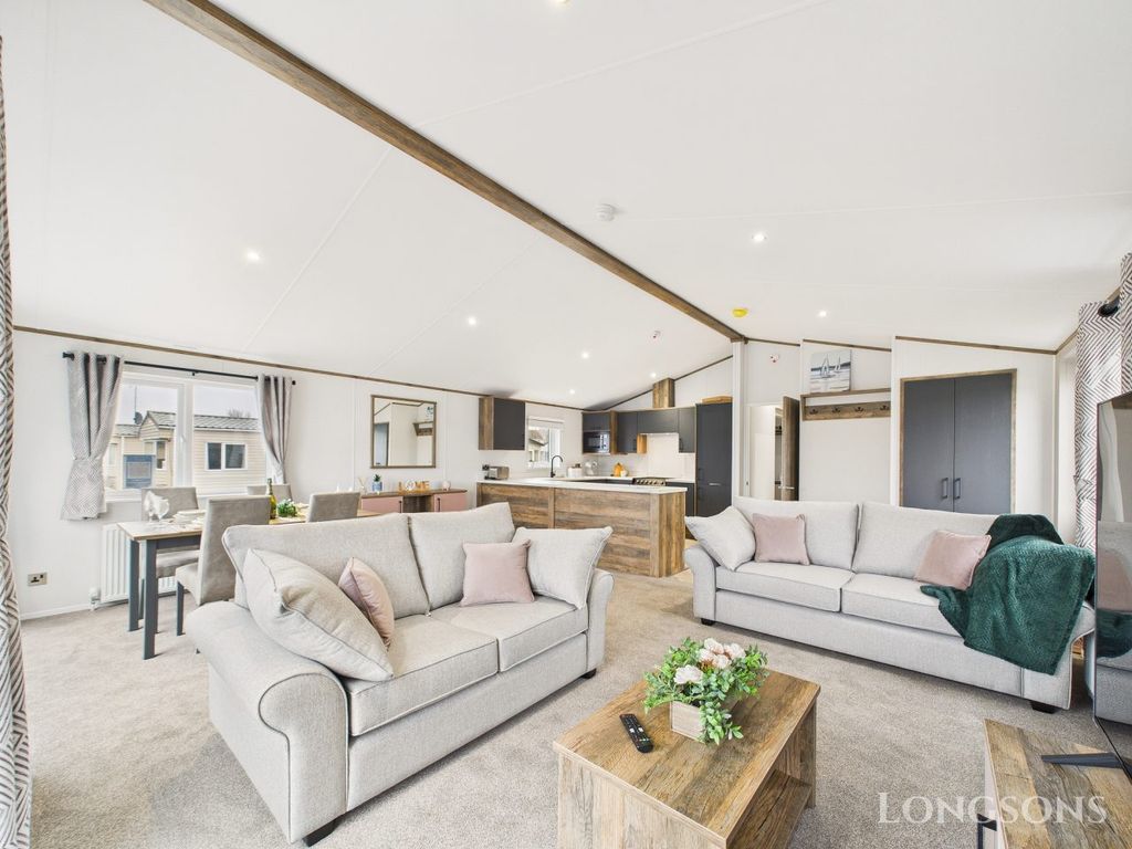 Property photo 3 of 19 Cam02173G0 Pr0327 Still064