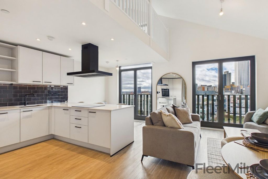 Property photo 1 of 16 Living/Kitchen Area