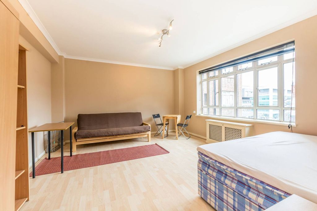 Property photo 1 of 5