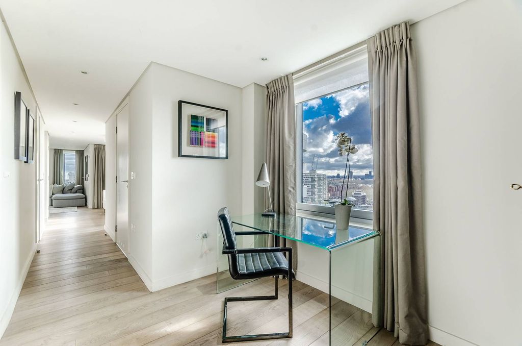 Property photo 3 of 25