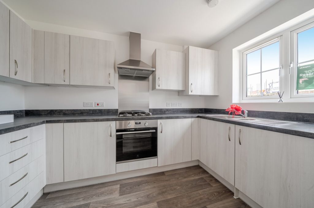 Property photo 2 of 18 1498778-1-6A68B003c7B7B