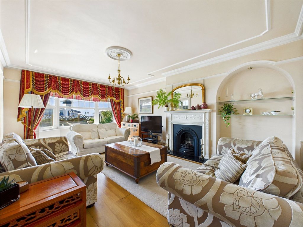 Property photo 3 of 28 Picture 3