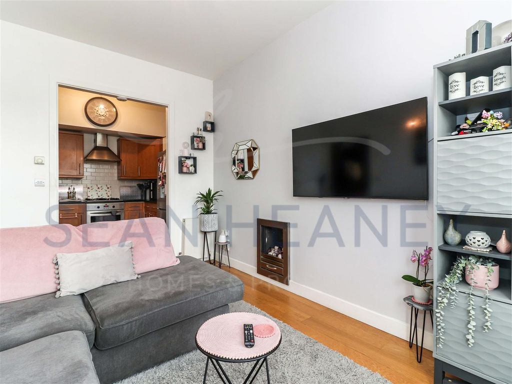 Property photo 3 of 17