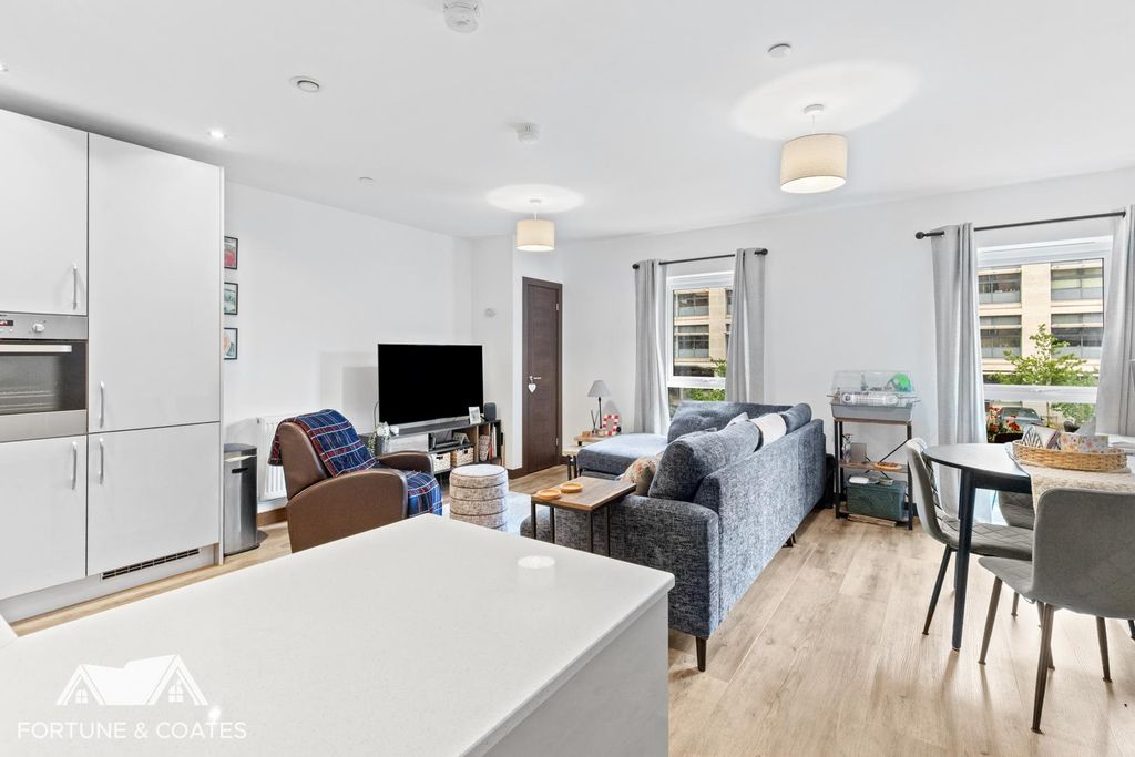 Property photo 2 of 12 Hepworthhouse_10.Jpg