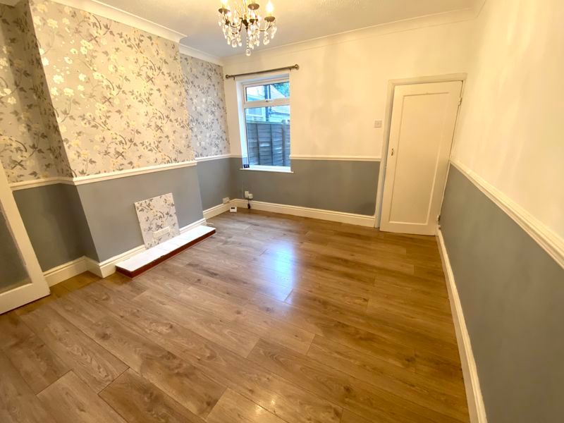 Property photo 3 of 8 Photo 7