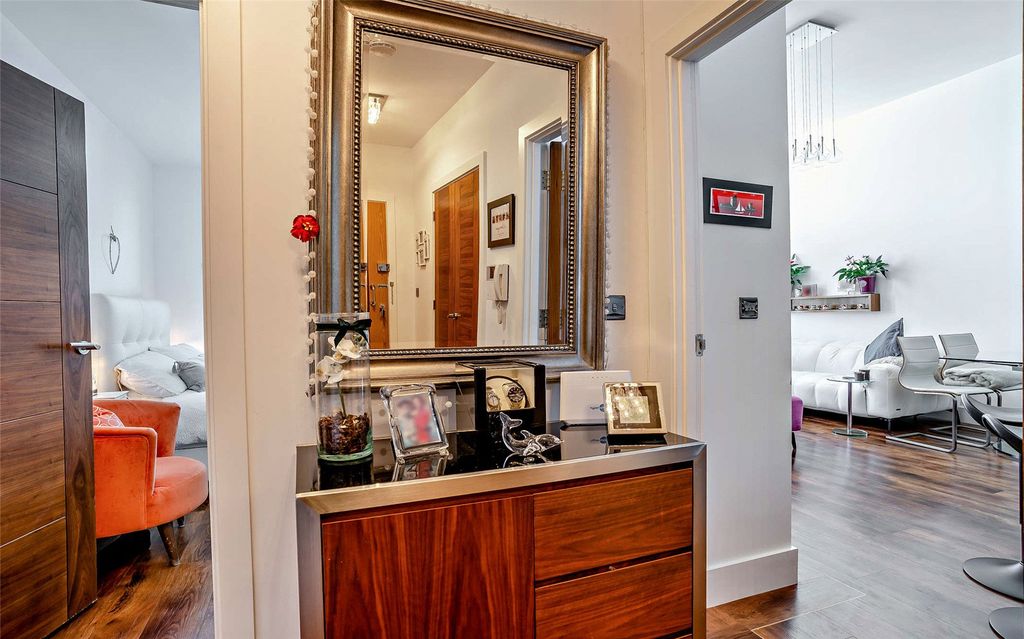 Property photo 2 of 19 Hall