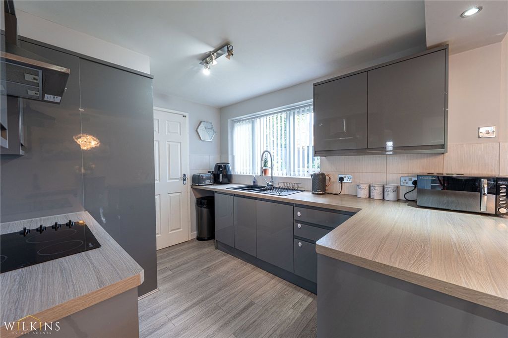 Property photo 3 of 41 Picture No. 12