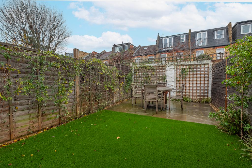 Property photo 3 of 11