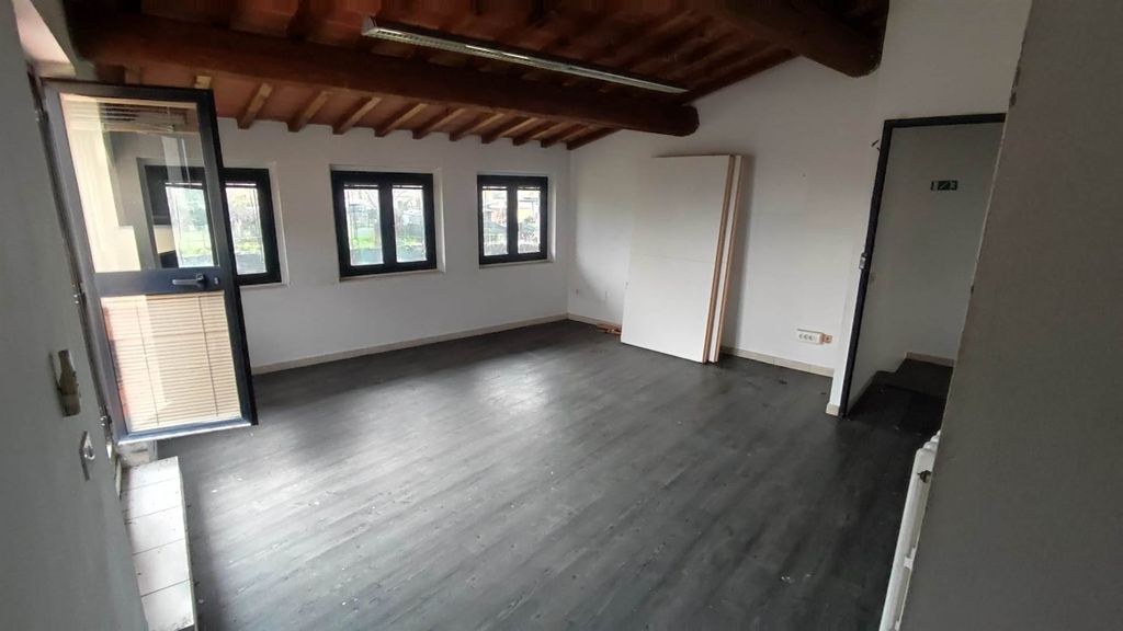Property photo 1 of 30