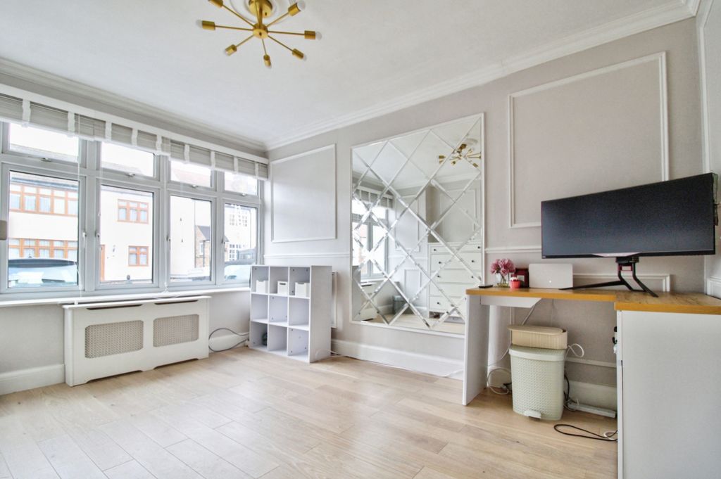 Property photo 2 of 19 7