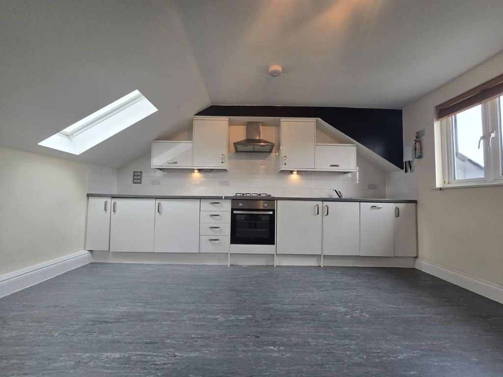 Property photo 2 of 5 Kitchen