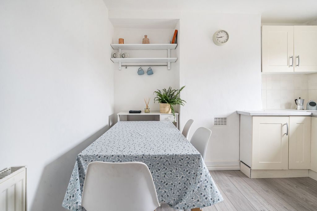 Property photo 3 of 13 1388717-2-69414Df...