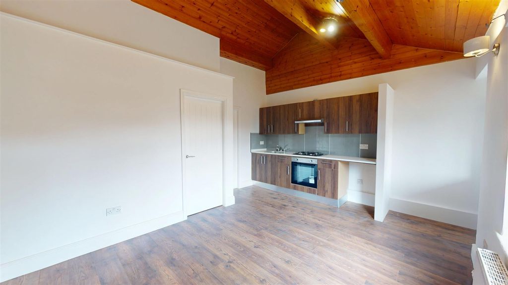 Property photo 3 of 9 Living/Dining Area
