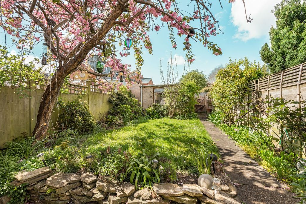 Property photo 2 of 17